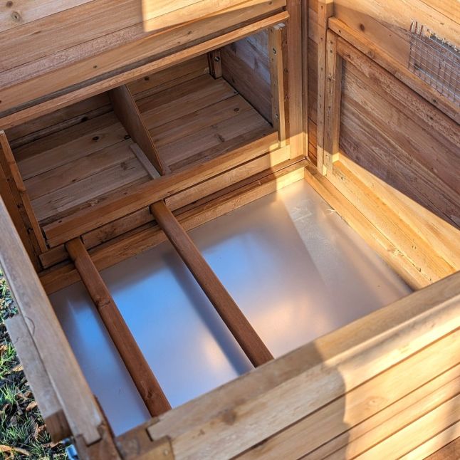 Poulailler Barbu 6 à 8 poules toit bois ouvrant