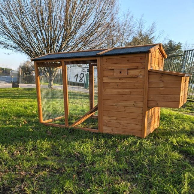 Poulailler Toit Renforcé M toit plastique 6 à 8 poules